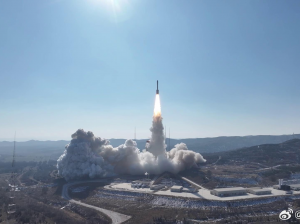 Китай успешно запустил новую группу спутников