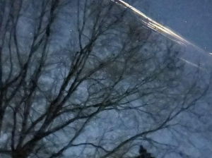 В небе над Западным Мичиганом сгорает космический мусор