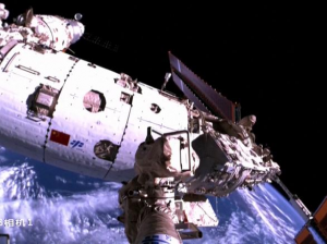 Китайский грузовой космический корабль «Тяньчжоу-5» вернулся на Землю: доставил не только груз, но и успех миссии