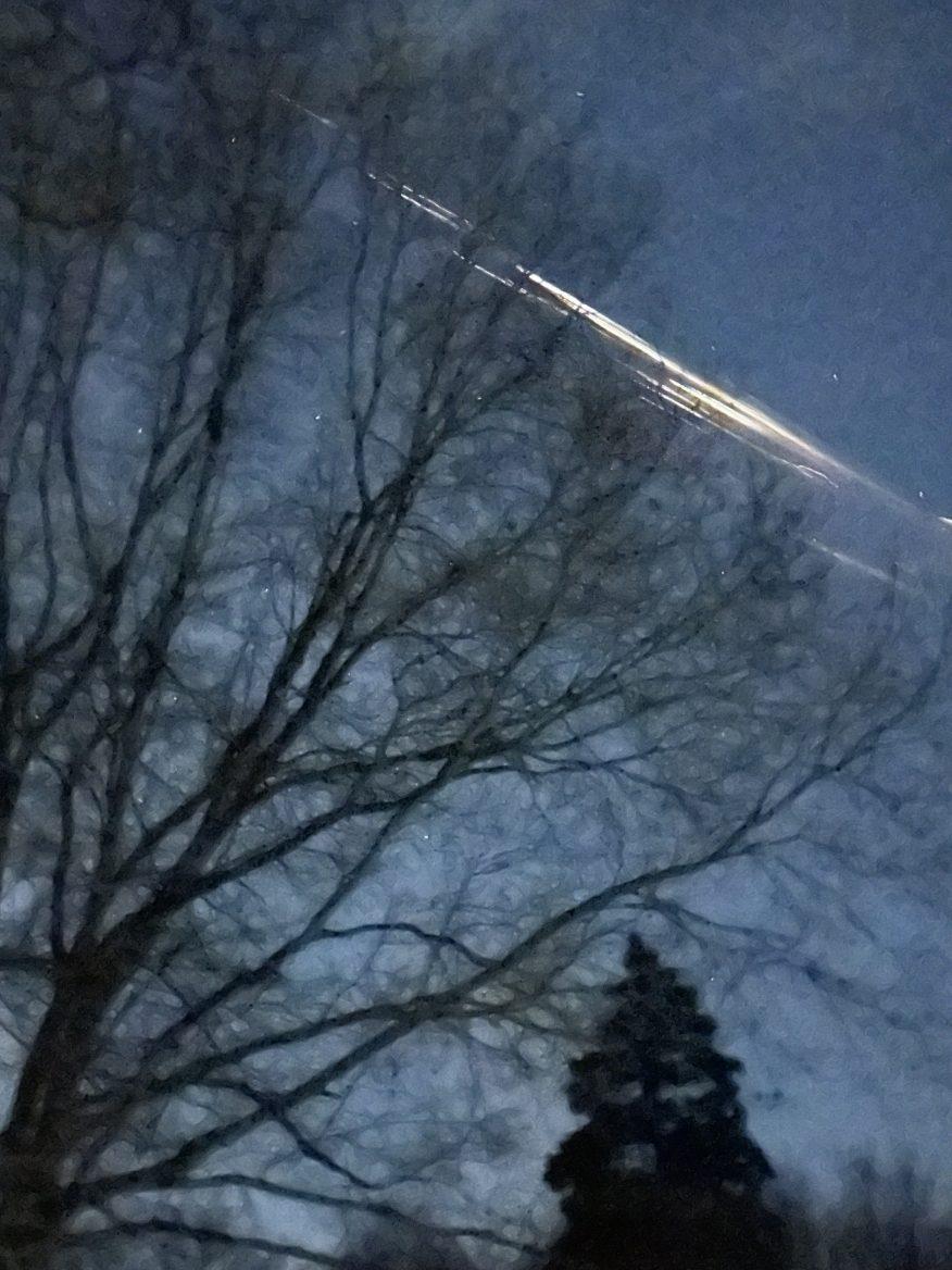 В небе над Западным Мичиганом сгорает космический мусор