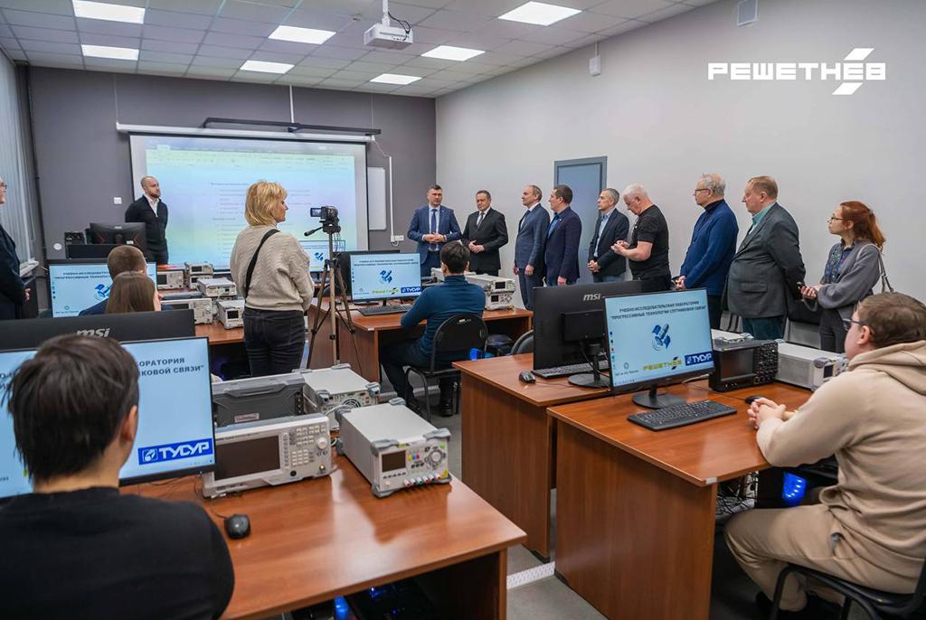 В Железногорске открылась уникальная лаборатория спутниковой связи